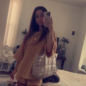 Meet your Posher, Elena